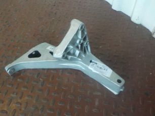 9436660278 MERCEDES Кронштейн подножки нижней правой