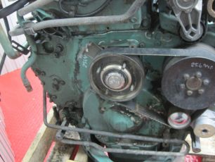 3165064 VOLVO Крышка двигателя, № XF256902