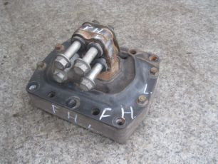 3198122 VOLVO Подушка двигателя, № XF9815