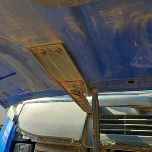 82215401 VOLVO Петля капота правая, № XF462461