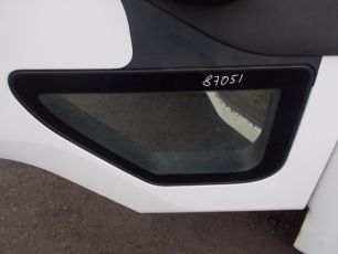 5010225988 RENAULT Стекло двери правое