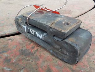 9305040114 MERCEDES Подушка радиатора, № XF225647