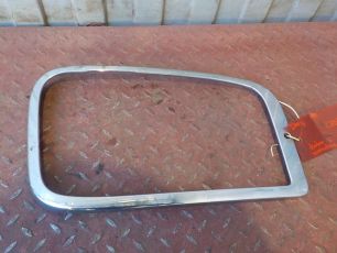 9408850822 MERCEDES Рамка фары правая, № XF42612
