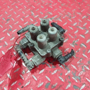 WG9000360523 SITRAK\HOWO Кран 4-х контурный