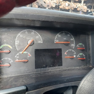 20466983 VOLVO Панель приборов, № XF470127