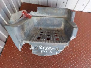 504053093 IVECO Корпус подножки нижний правый