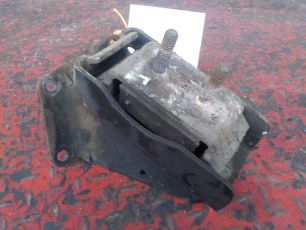 504046294 IVECO Подушка двигателя, № XF184224