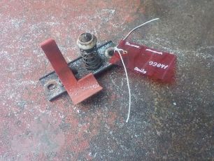 3804437 IVECO Замок капота
