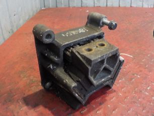 81962100598 MAN Подушка двигателя, № XF186754