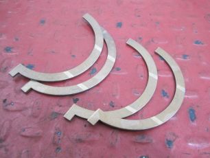 037AS21091000 MAHLE Полукольца упорные