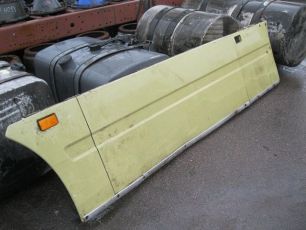 8158652 VOLVO Спойлер по раме