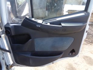 504212594 IVECO Обшивка двери