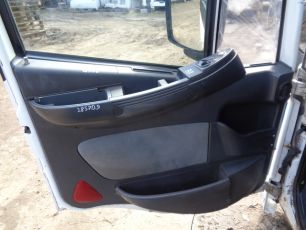 504212593 IVECO Обшивка двери