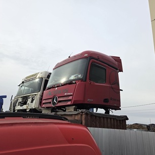 MERCEDES Кабина