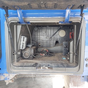 82295777 VOLVO Рамка бардачка, № XF471357