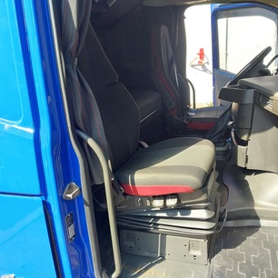 82201655 VOLVO Сиденье правое, № XF471403