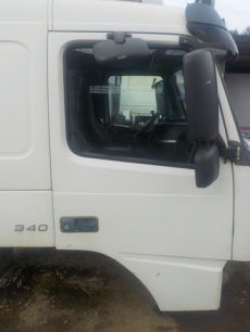 20360850 VOLVO Дверь правая, № XF253839