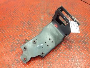 9606601130 MERCEDES Кронштейн подножки нижней левой