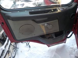 20382728 VOLVO Обшивка двери