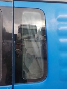 81625500011 MAN Стекло боковое, № XF202373