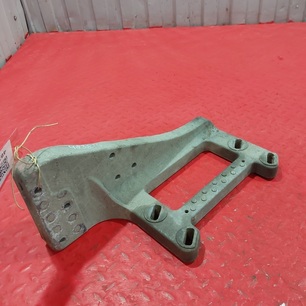 9436662531 MERCEDES Кронштейн корпуса подножки левый