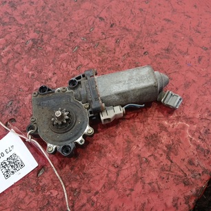0058209142 MERCEDES Моторчик стеклоподъемника правый