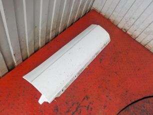 504047691 IVECO Накладка крыла правая