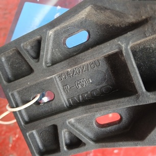 504202760 IVECO Петля бардачка, № XF479224