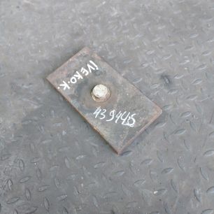 41272107 IVECO Проставка передней рессоры, № XF439446