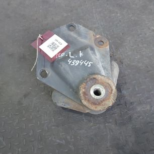 8161651 IVECO Кронштейн передней рессоры, № XF439445