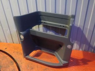 T03465001 TOPCOVER Корпус подножки нижний правый