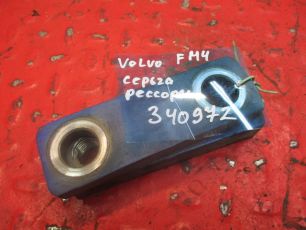 21175833 VOLVO Серьга рессоры, № XF340972