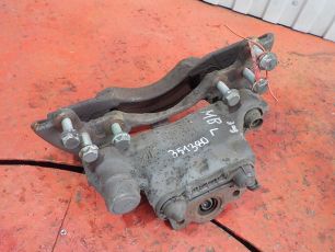 0044207583 MERCEDES Суппорт задний левый, № XF351380