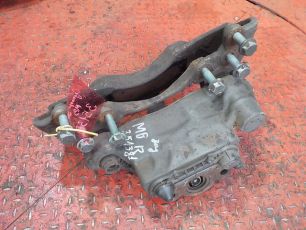0044207683 MERCEDES Суппорт передний правый, № XF351381