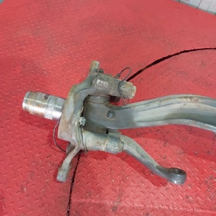 9433322901 MERCEDES Кулак поворотный левый, № XF463544