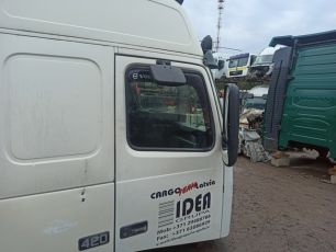 3980433 VOLVO Дверь правая, № XF301396