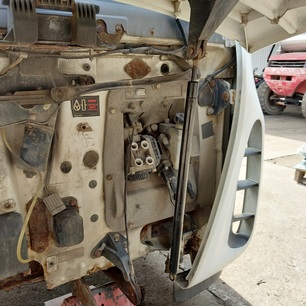 504032792 IVECO Амортизатор капота