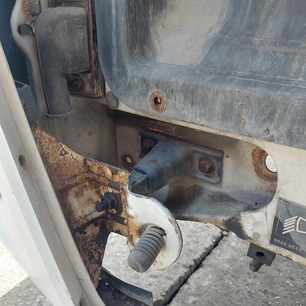 504035073 IVECO Кронштейн дефлектора, № XF478026
