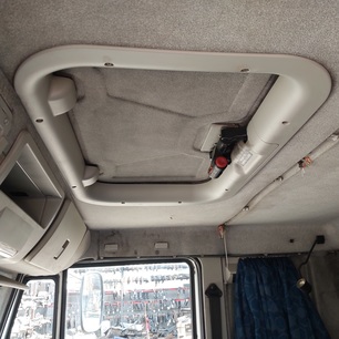 504066646 IVECO Люк механический, № XF478057