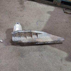 9436660578 MERCEDES Кронштейн подножки нижней правой, № XF447495