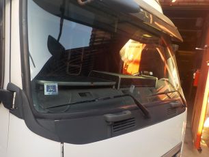 21148267 VOLVO Стекло лобовое, № XF348385