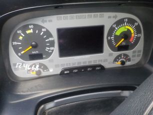 0044462021 MERCEDES Панель приборов, № XF124668