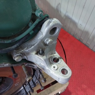 21176297 VOLVO Кронштейн двигателя