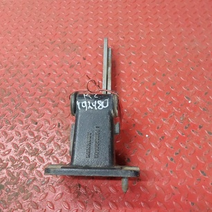 5010552255 RENAULT Кронштейн торсиона левый