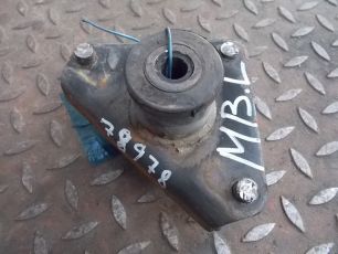 9703200170 MERCEDES Кронштейн передней рессоры, № XF78978