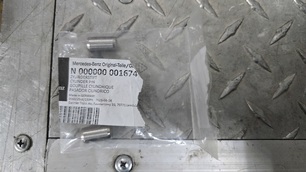 N000000001674 MERCEDES Штифт