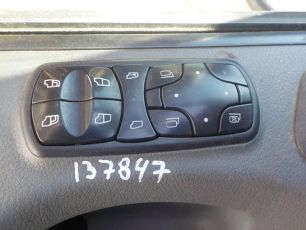 9438200097 MERCEDES Блок управления стеклоподъемника, № XF137847
