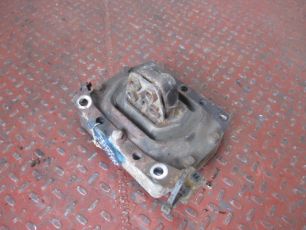 3198122 VOLVO Подушка двигателя, № XF165215