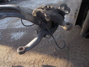 9433322901 MERCEDES Кулак поворотный левый