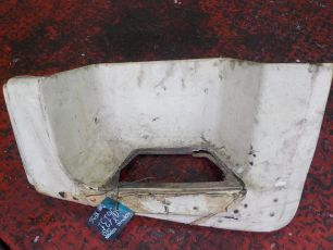 1295732 DAF Корпус подножки нижний левый, № XF96131